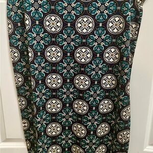 Max Studio Green and Black Midi Pencil Skirt